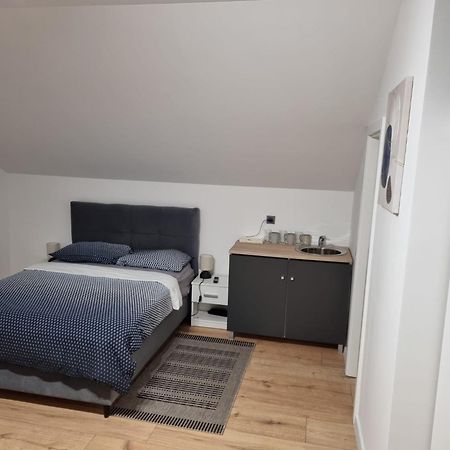Sobe Marta Hotel Trgovisce Eksteriør billede