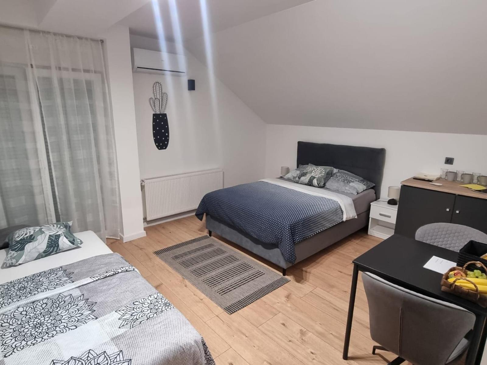 Sobe Marta Hotel Trgovisce Eksteriør billede