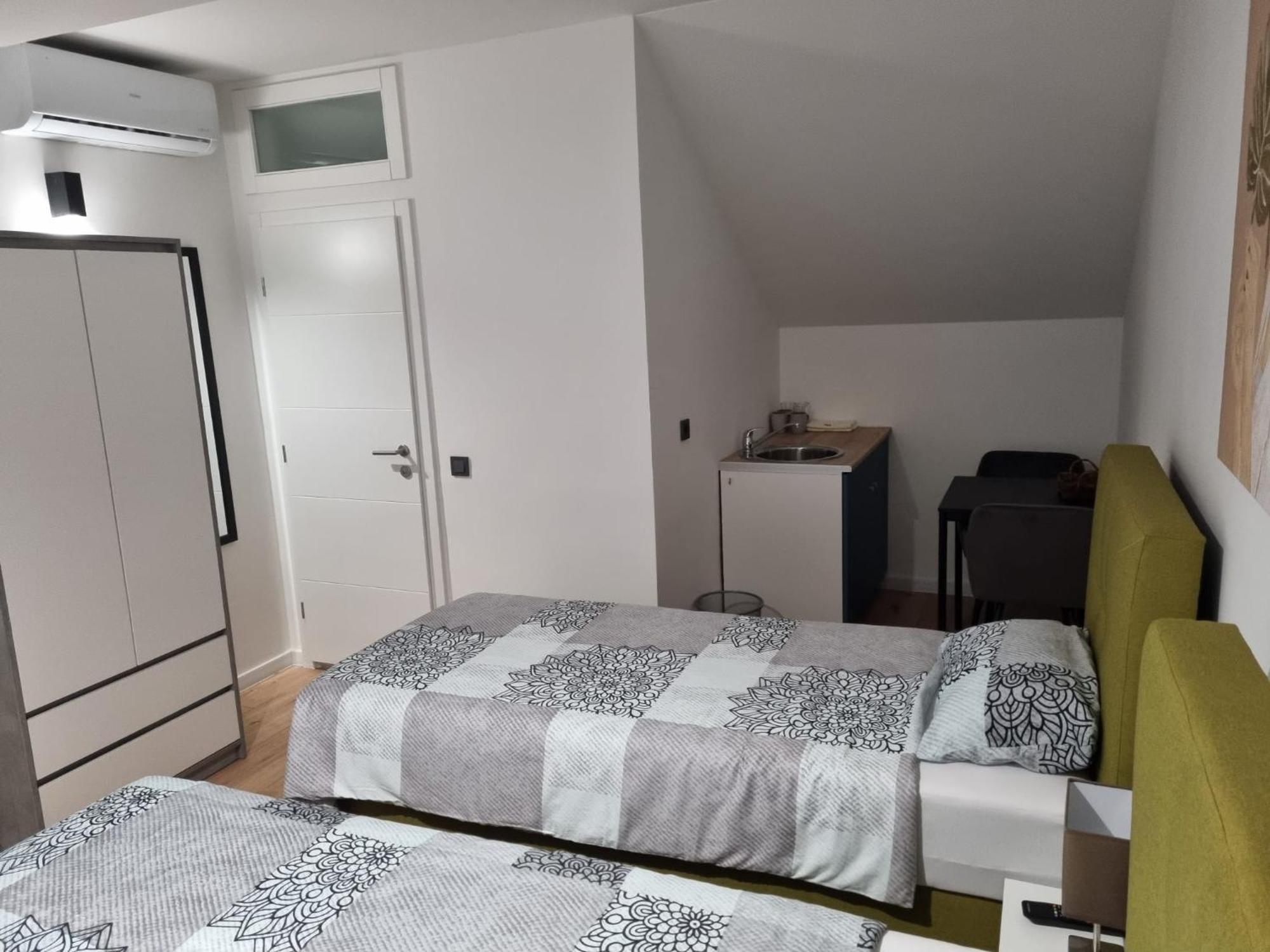 Sobe Marta Hotel Trgovisce Eksteriør billede